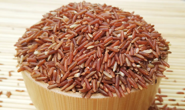 红米的营养及煮法,养生食材黑米红米的功效与作用