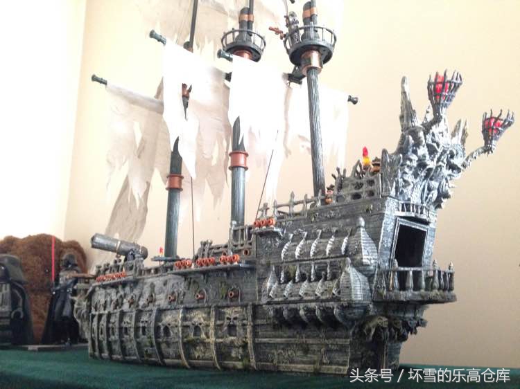 加勒比海盗乐高对比,加勒比海盗和飞跃地平线