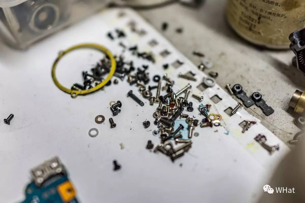 铜人像里藏着修相机的头牌师傅，33年的坚守积累千金不换的口碑