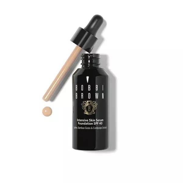 Madam问答室丨闺蜜订婚口红,内眼线画法,干皮粉底,牛津鞋搭配,清爽的防晒