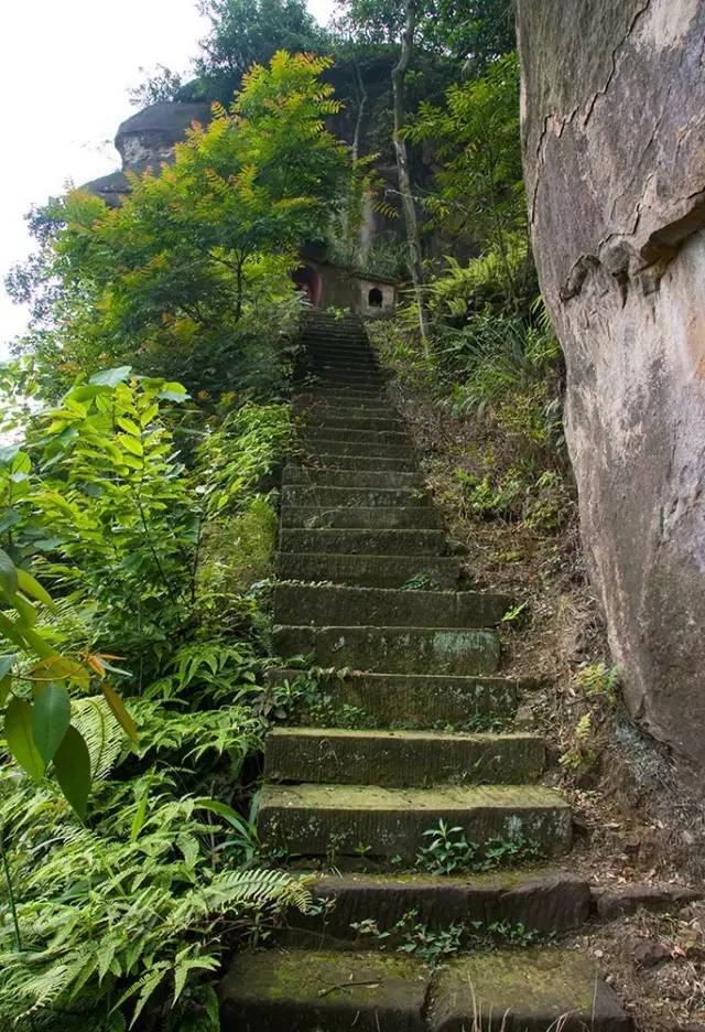 天下穹隆魅力威远,威远穹隆天下景区