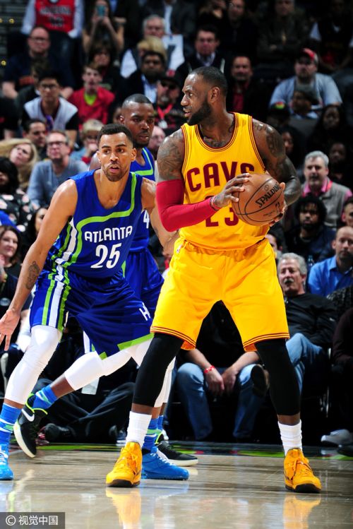 骑士对阵老鹰25记三分用了多少投,骑士25记三分球射落老鹰