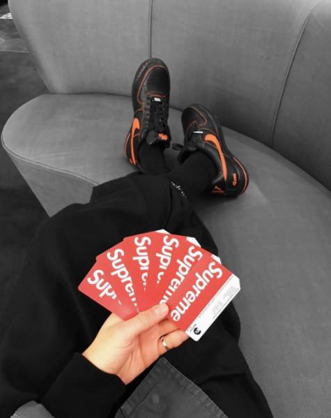 鞋贩一晚能赚多少钱,如何靠卖鞋年赚100w