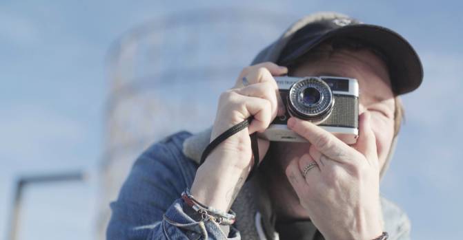 逃脱“暗箱操作”，一个小盒子就能教你怎么在阳光下冲洗胶卷