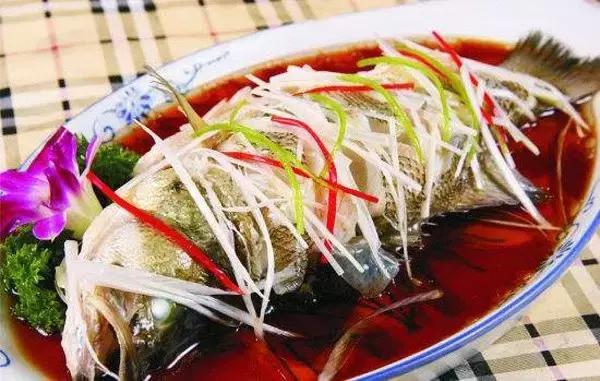 鱼肉都含什么丰富营养,鱼肉与哪些菜搭配更加有营养