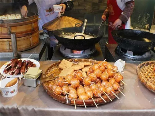 成都宽窄巷子景区特色,成都宽窄巷子有哪些小吃城