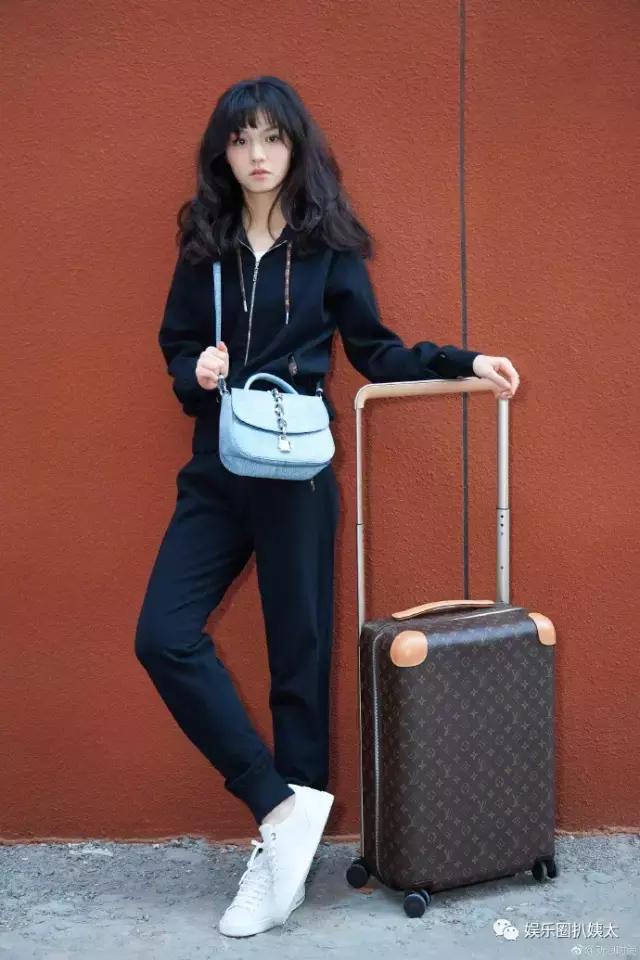 刘亦菲为什么老是被嘲胖,刘亦菲巴黎时装周造型