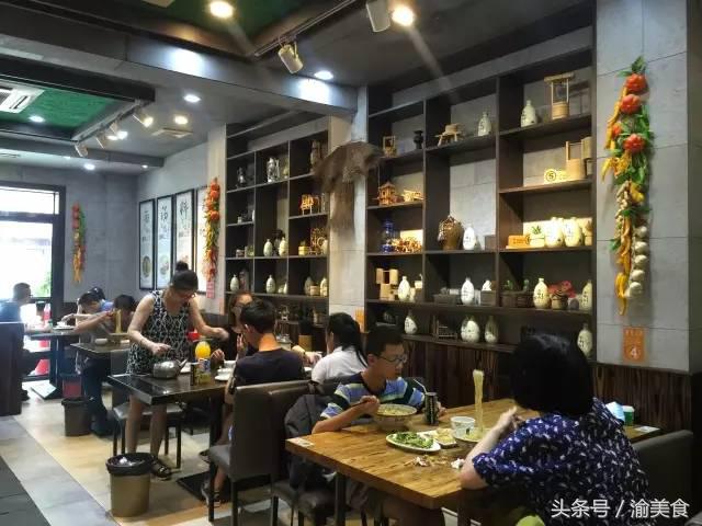 满大街都是重庆鲜面条店,满街小面