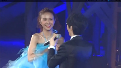 薛凯琪和房祖名颁奖,薛凯琪为何对房祖名情有独钟