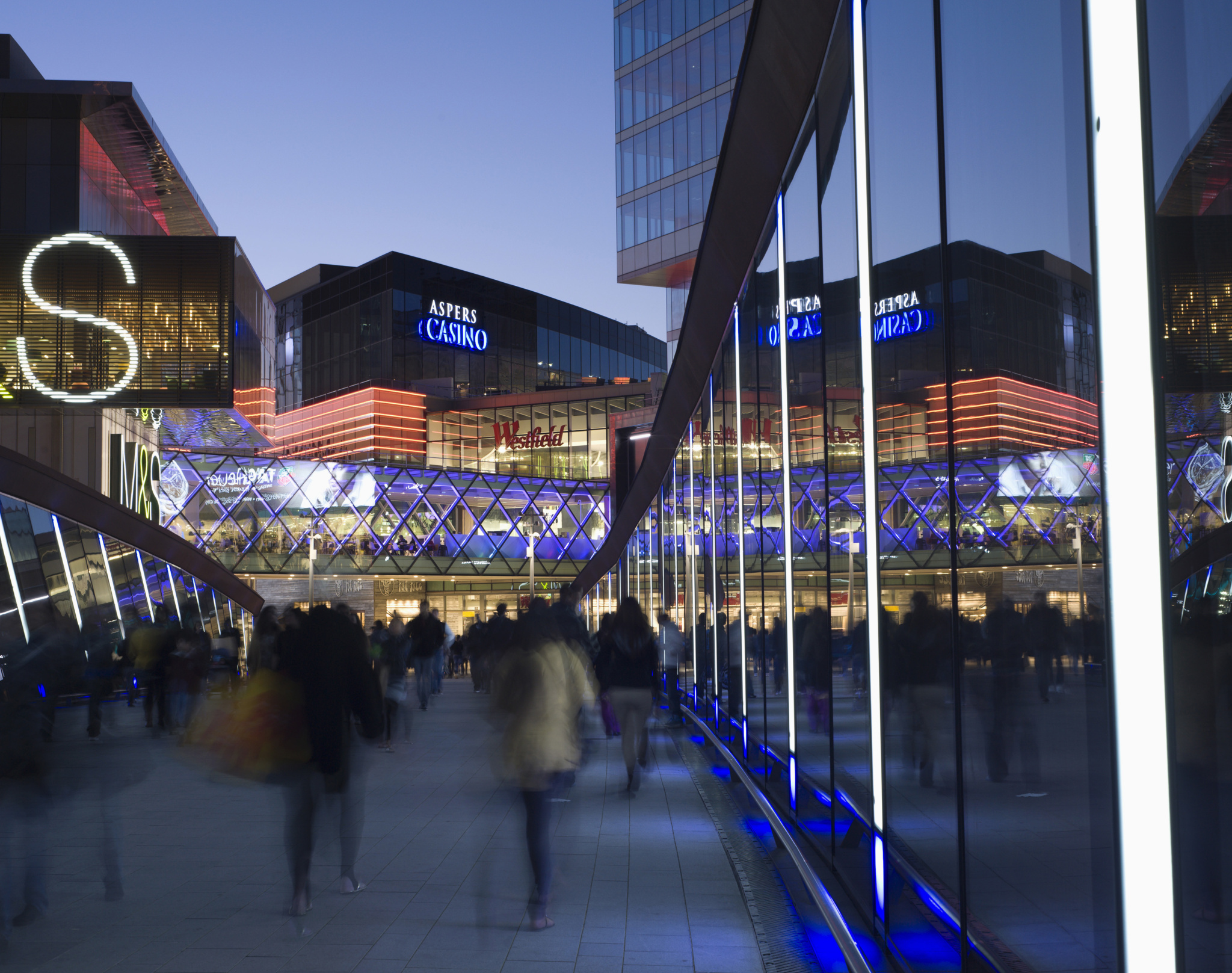 名贾抢驻太古港赢创财富先机首轮商家抢滩入驻，主场优势凸显