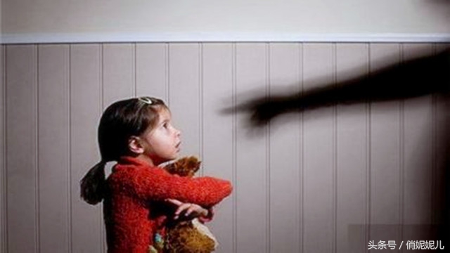 孩子外面总是打人推人咬人怎么办,一岁孩子打人咬人的正确引导