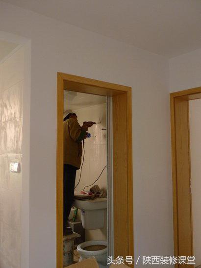 带天井的木头老房子,60平老房子一楼带院子