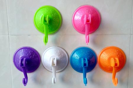 吸盘挂钩总是掉教你一个小窍门,吸盘挂钩掉墙上怎么办