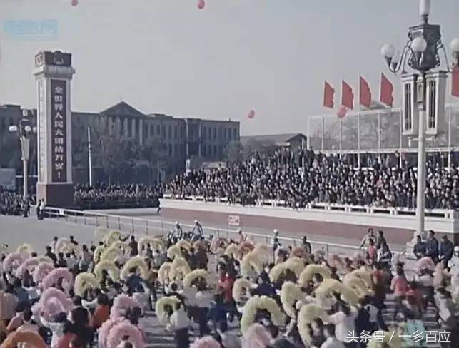 跟着山西太原第一部彩色故事片，穿越回1982年的三晋大地