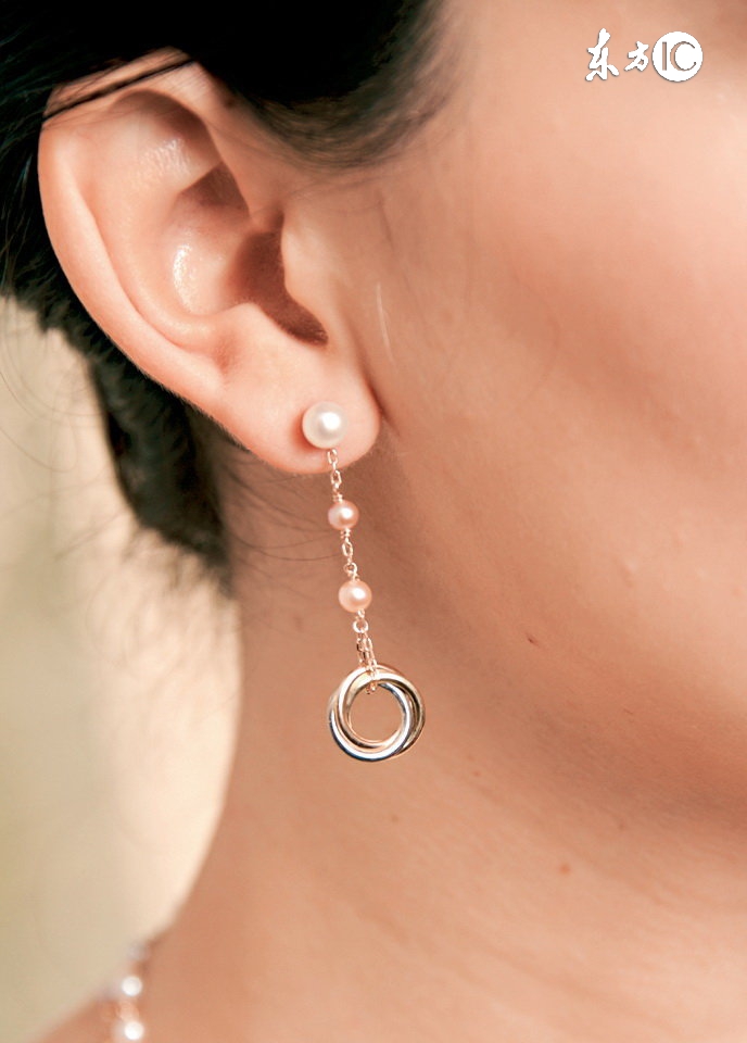 打耳洞的地方一直流脓怎么办,女生刚打完耳洞需要给她准备什么