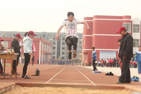 汶上县白石镇明德小学,明德学校激情早读