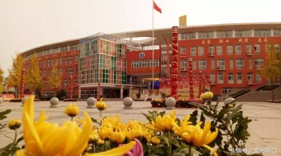 足球进中小学,足球教练员进校园