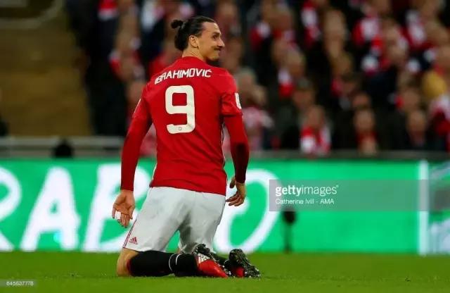 红魔球衣曼联,红魔曼联夺冠