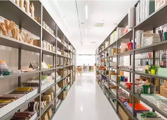 火爆到限流的家居店「HAY」究竟是何方神圣？