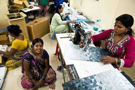 妇女节礼物用纸做的花,妇女节用彩纸做的礼物