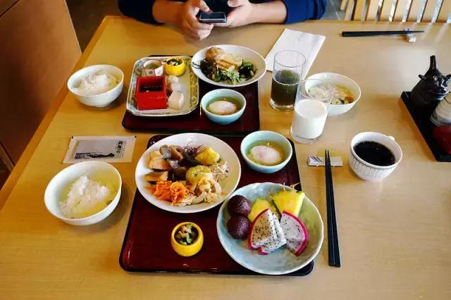 冲绳全日空万座海滨洲际酒店 (冲绳全日空洲际酒店)