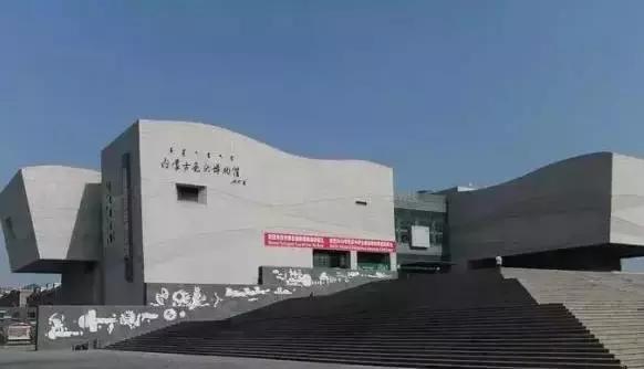 内蒙古包头和呼和浩特哪个好,呼和浩特和包头城市哪个大