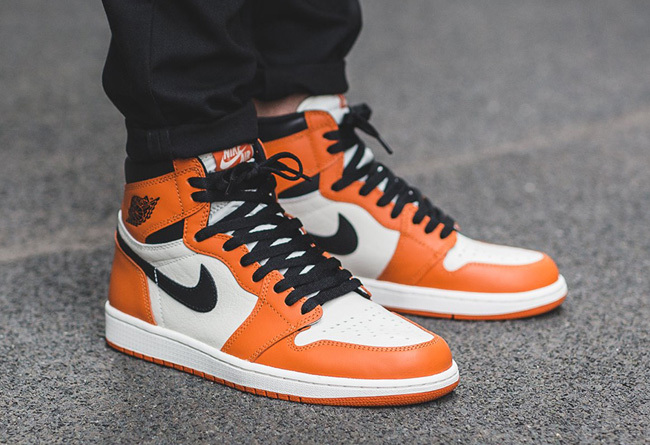 aj厂货和原厂底面有什么区别,aj生产批次不同吗