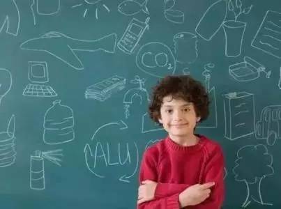 四岁女孩手指被截,一个女生下意识的小动作