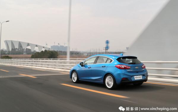 科鲁兹两厢和三厢哪个更好,科鲁兹两厢1.6怎么样