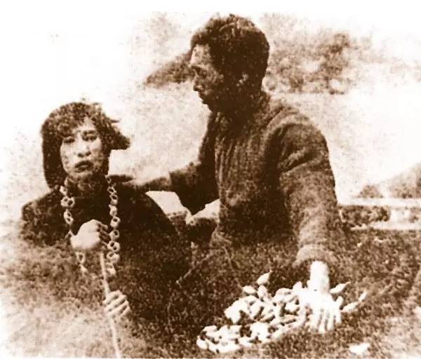 这部诗电影刷新了中国影史的艺术新高度,可惜至今仍流落他乡