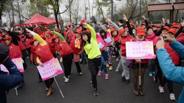 濂虫槦绮夌孩涓濆甫鍏泭鍐欑湡鍥剧墖,绮夌孩涓濆甫鍏泭2019鍥剧墖