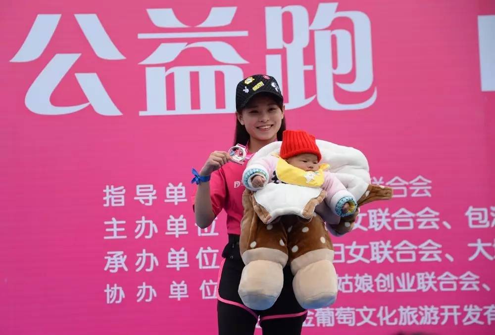 濂虫槦绮夌孩涓濆甫鍏泭鍐欑湡鍥剧墖,绮夌孩涓濆甫鍏泭2019鍥剧墖