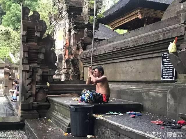 体验过你从未体验过的情感,体验你没体验过的人生