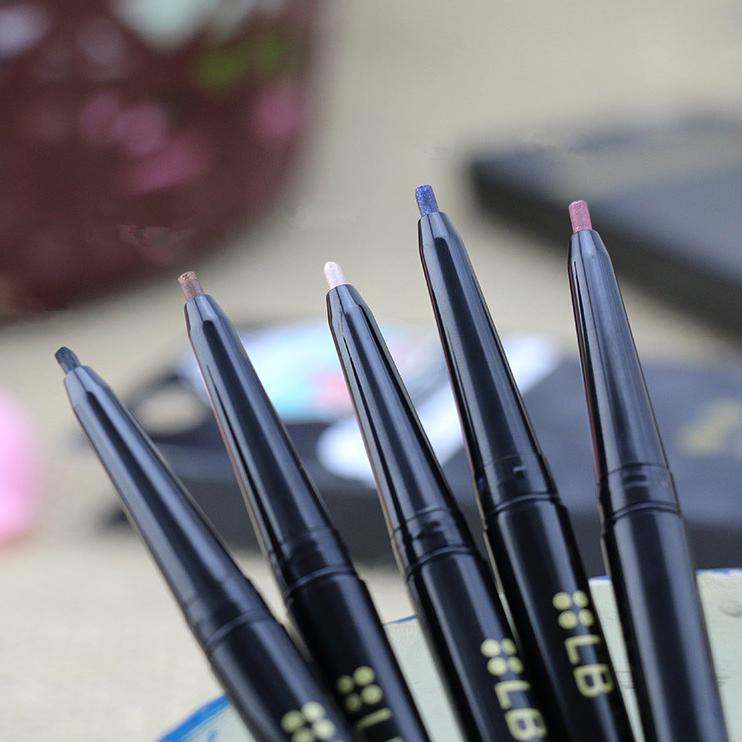 一笔勾勒顺滑眼线笔好用吗,眼线笔推荐一笔成型