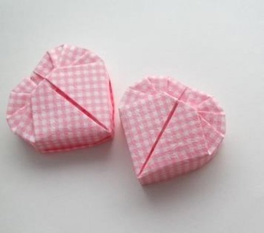 组合心形礼品盒折纸图解教程,心形收纳盒折纸大全