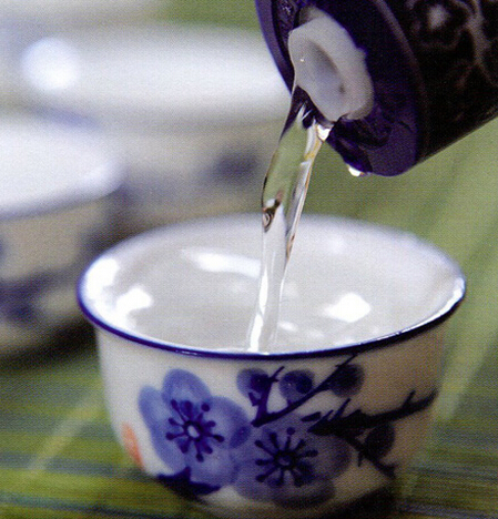 啤酒白酒可以代替料酒吗,白酒啤酒可以替代料酒吗