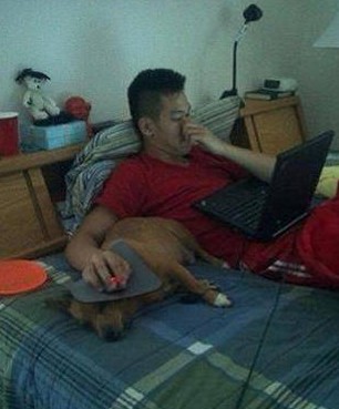 路上要是见到这么多钱，你们会怎么办？花掉还是还给人家