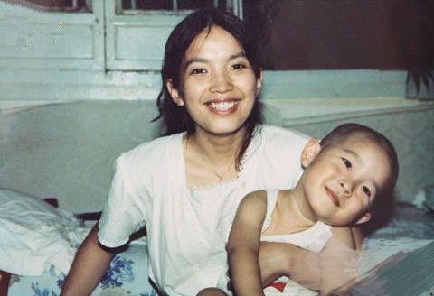 娱乐圈这两位父亲离婚后对孩子不管不问，只是苦了两位母亲