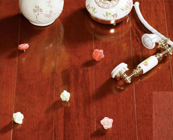 在你心中,什么颜色的地板最适合春天?