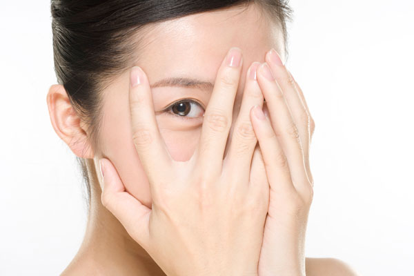 面霜抹在眼部,你还在拿面霜当眼霜