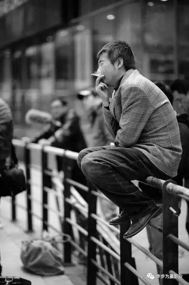 请问，走一趟迈阿密国际电影节红毯一共需要多少步？