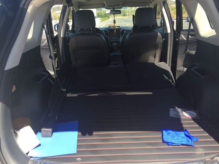 新款长安cs751.8t提车作业,长安cs751.4t豪华版用车成本参考