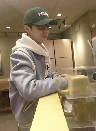 chanel棒球帽红色,chanel粉色棒球帽