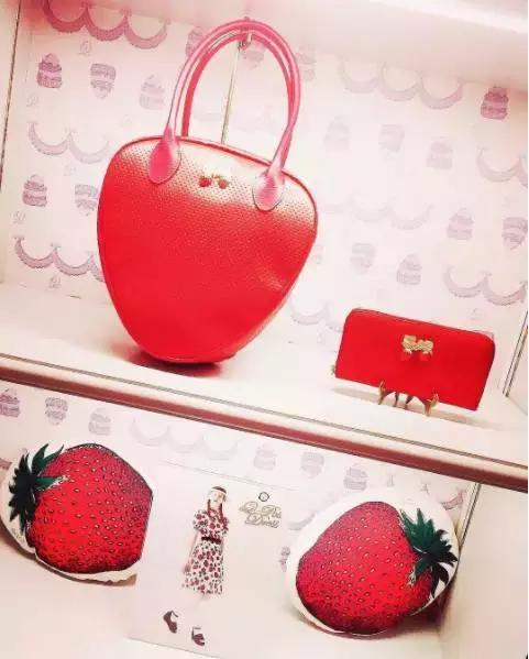 这些彩妆、饰品和衣服，给我10个男朋友都不换！