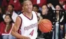 韦少个人资料,威少年轻时