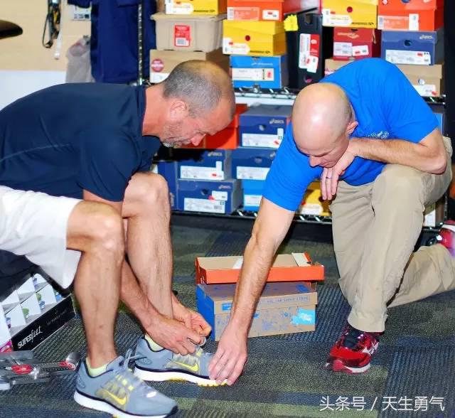 跑鞋买正好还是稍微大一码好,跑鞋应该刚好合适还是买大一点