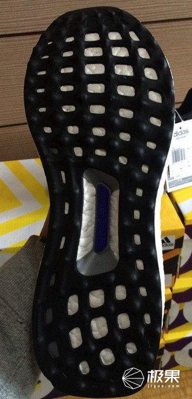 你从不注意的鞋底花纹，却成了乔丹科比封神的“秘密”