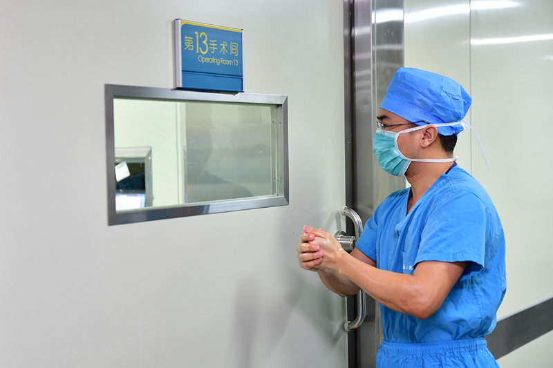 北医三院胸外科王通副主任怎样,北医三院胸外科专家王通大夫