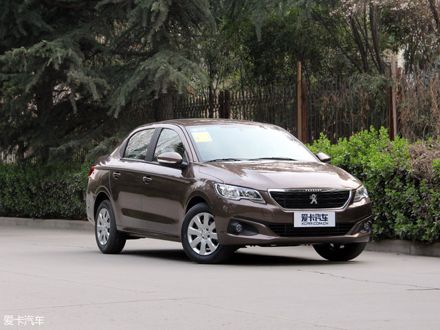 标致3012016款1.6l自动尊崇版,中期改款大变样