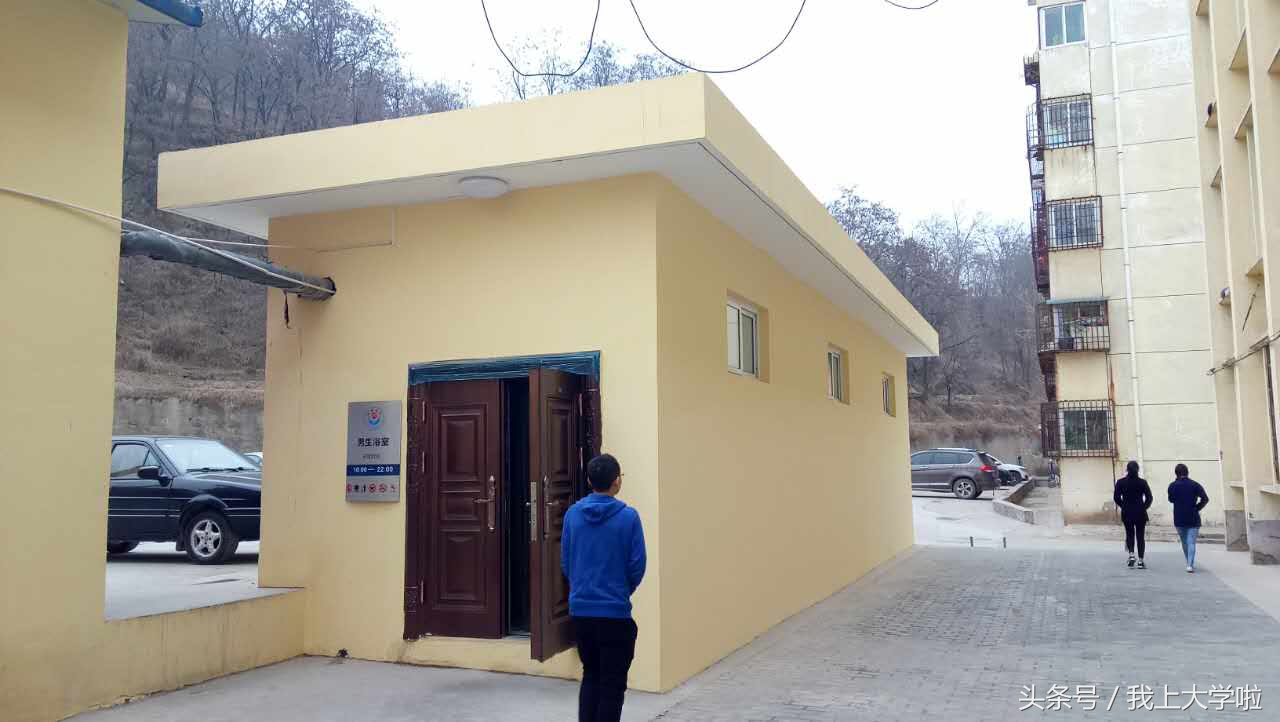 十分钟可以转完的延安大学医学院,我想,妈妈们到这儿会哭的!